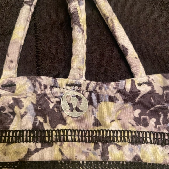 Lululemon Free to be bra size 2 - Picture 3 of 4